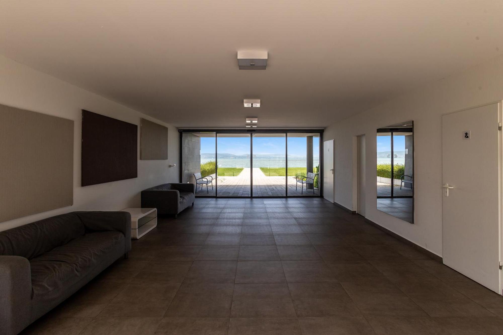 Lake Side Luxury Steps To The Lake Lela - Happy Rentals Балатонлеле Екстериор снимка